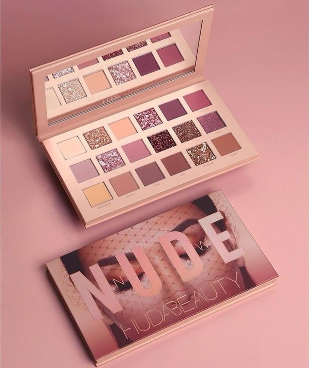 Multicolor Matte And Glitter Eyeshadow Palette