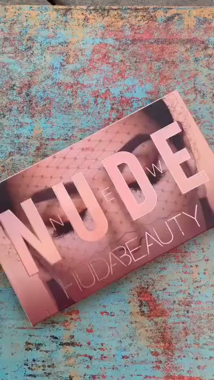 Multicolor Matte And Glitter Eyeshadow Palette